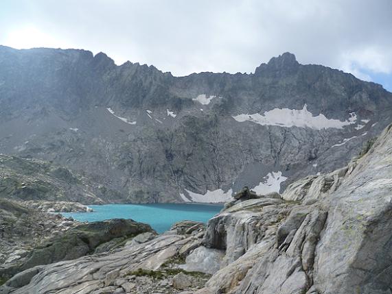 A hauteur du lac Tourrat 2621 m, devant le pic Long