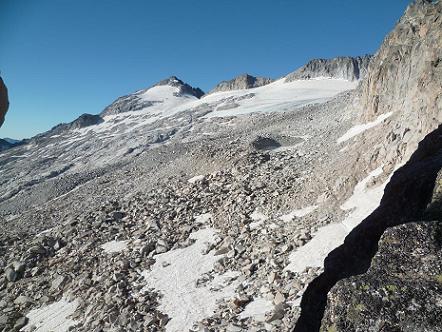 Du Portillon Superior 2900 m, le pico de Aneto, les restes de son glacier et son pierrier