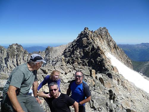 Au sommet du pico Abadias 3279 m, devant le pico de la Maladeta