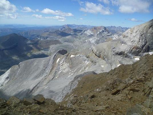 Du sommet du Soum de Ramond 3254 m, la Collarada, le Visaurin, le Taillon, Garmo Negro et los Infiernos 