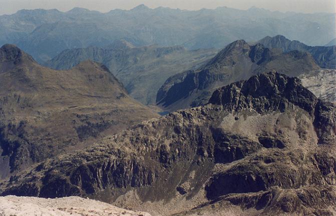 Du glaciar de Aneto, vue sur le pico de Aiguallut