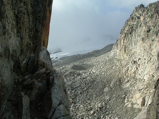 Du Portillon Superior, on voit les restes du glaciar de Aneto