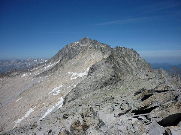 Du sommet du pico Russell 3207 m, le pico de Aneto