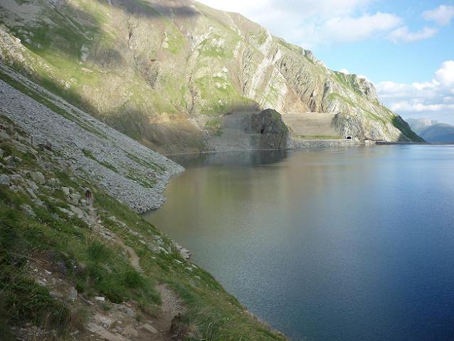 Retour sur la rive gauche de l`Estany de Llauset