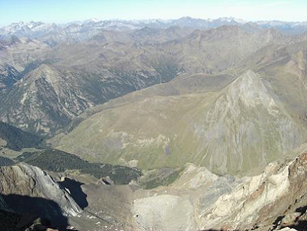 Du sommet du pico Posets, le Monte Perdido, le Vignemale et le Néouvielle