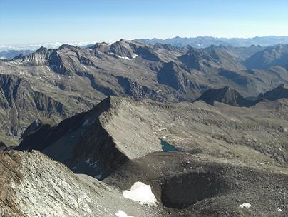 Du sommet du pico Posets, le pic Perdiguère