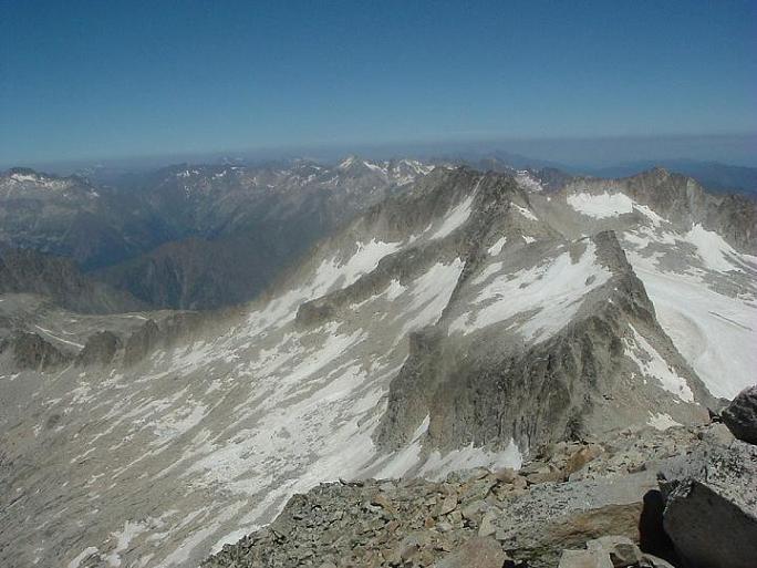 Du sommet du pic d Aneto, le picos Maldito et de la Maladeta