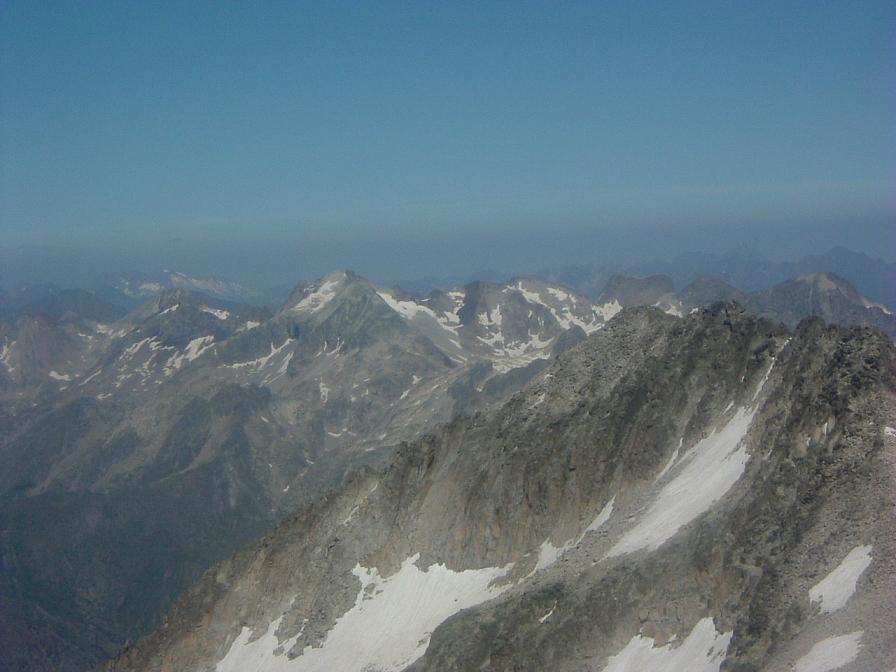 Du sommet du pic d Aneto, le massif du Perdiguère