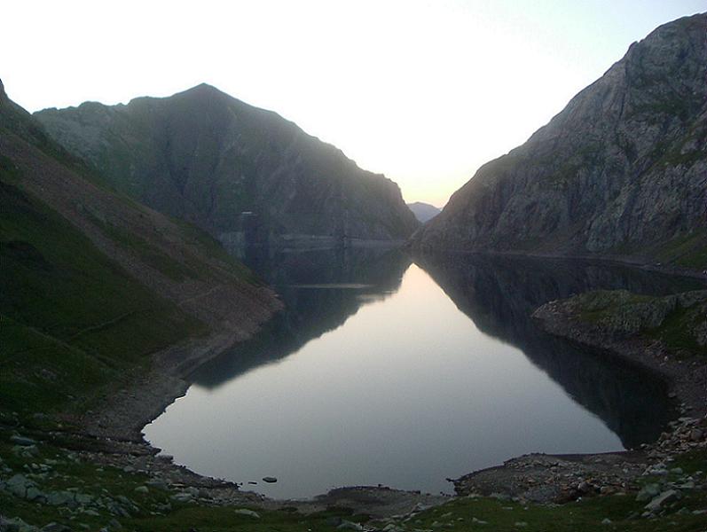 Regard derrière sur l Estany de Llauset