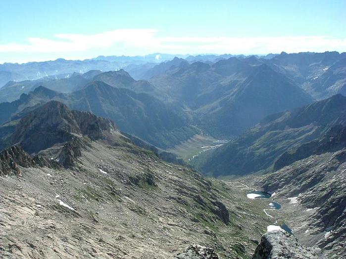 Du Tuc de Mulleres, le massif Besiberri-Comaloforno et l'itinéraire de montée