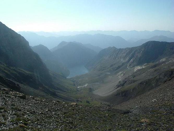 Du collado de Llauset 2865 m, le vall et l Estany de Llauset