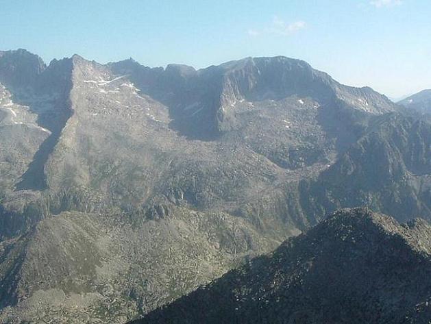 Du Ballibierna 3067 m, Tempestades et Russell