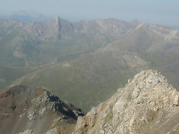 Du Ballibierna 3067 m, antécime Culebras 3010 m et collado de Llauset