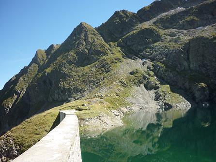 Arrivée au lac Bleu 2265 m, il est vert !