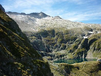 Regard vers le lac Bleu et le pic de Maupas