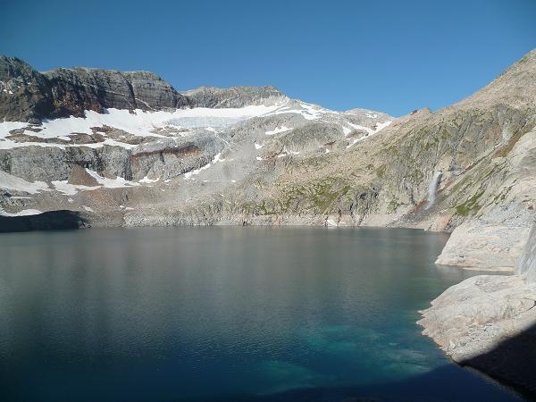 Le lac du Portillon et la résurgence