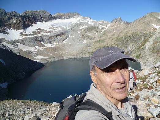 En remontant vers le pic Lézat, le lac du Portillon dans le dos